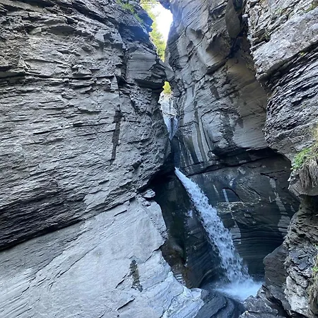 Apartamento Magnifique Avec Terrasse Spacieuse Et Jardin Loeche-les-bains Leukerbad