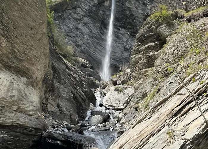 Magnifique Avec Terrasse Spacieuse Et Jardin Loeche-les-bains