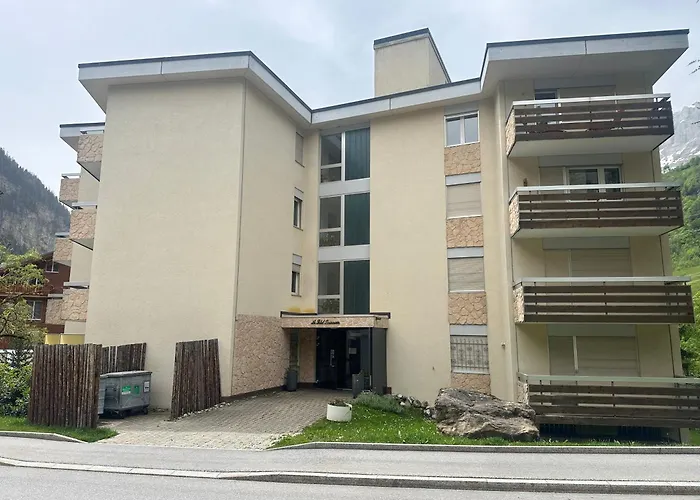 Magnifique Avec Terrasse Spacieuse Et Jardin Loeche-les-bains *